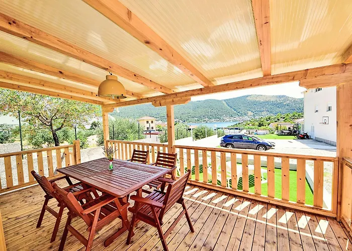 Tatil Evi Galesnica Sea View By Interhome